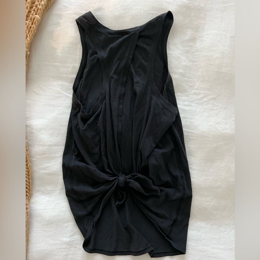 Lululemon split tie knot tank